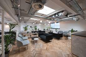 Coworking desk spaces at LABS Southampton Place in Holborn 