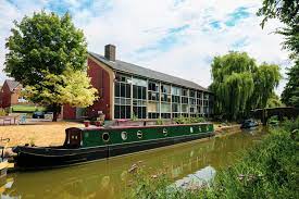 External shot of Makespace 1 Aristotle Lane, Oxford OX2 6TP coworking office building alongside canal