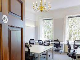 An office suite to rent at Rombourne, St. Brandon's House, 29 Great George Street, Bristol BS1 5QT with a chandelier