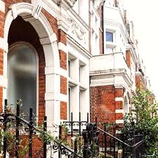 The steps to the entrance at Nammu Workplace - Messila House, 51 South Audley Street, London, W1K 2AA