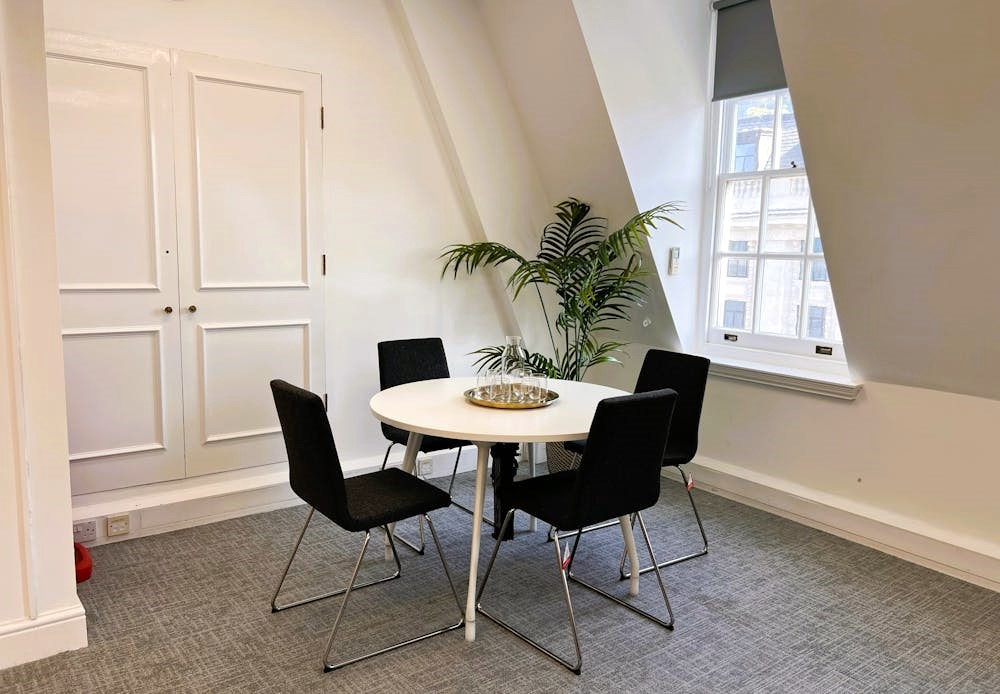A meeting space at Sub800 - 13 Regent Street, London SW1Y 4LR