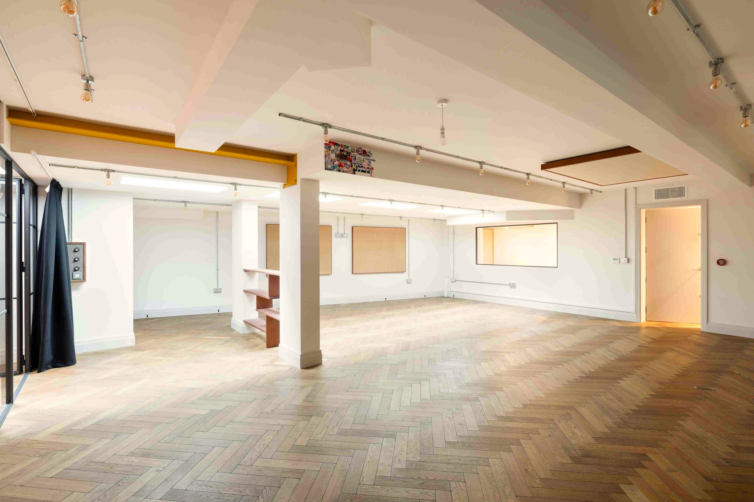 A customisable office suite at Sub800 - 17 Barnsbury Terrace, Islington, London, N1 1JH