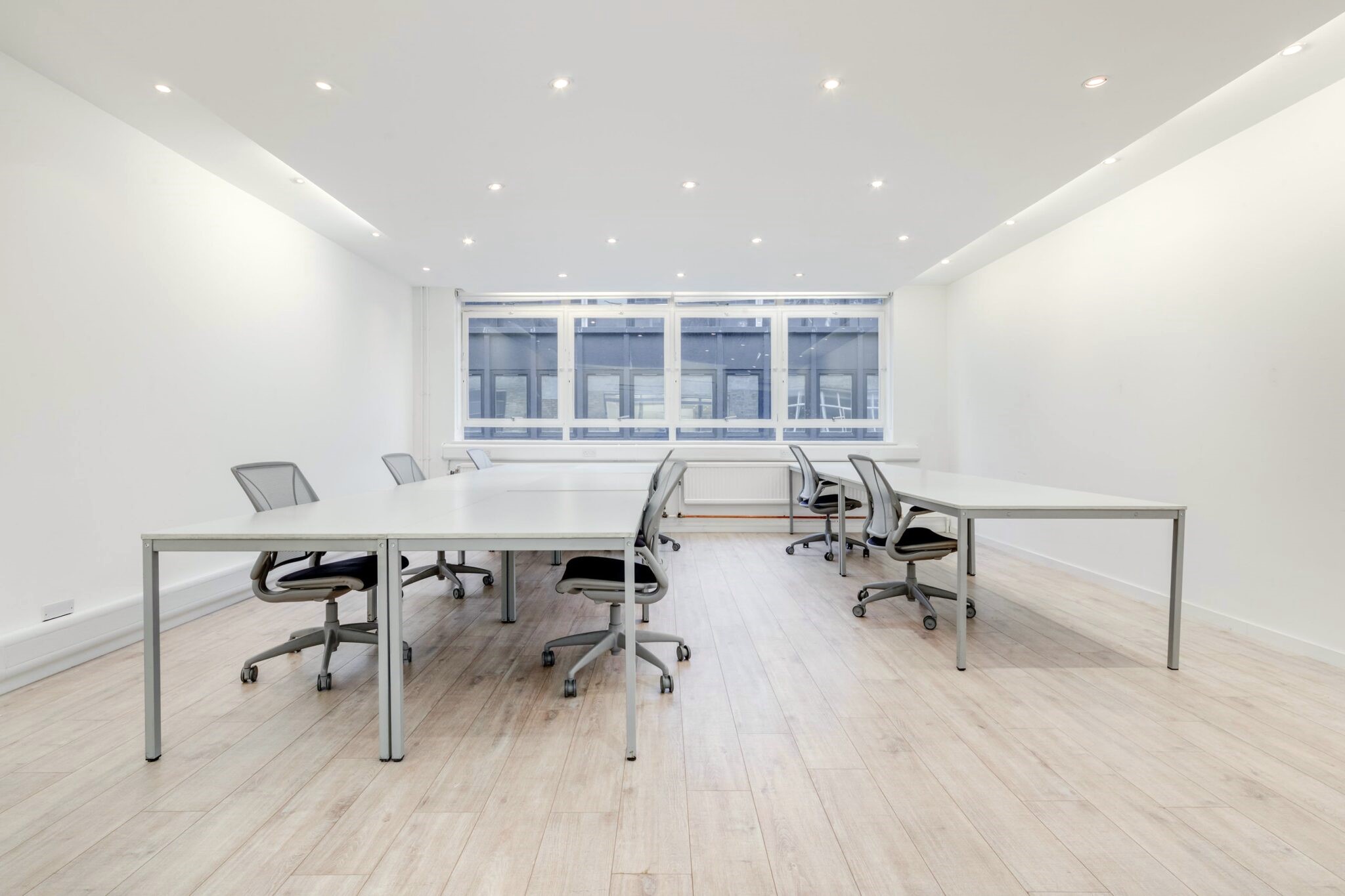 A plug-and-play office suite to let at Sub800 - 21 Berners Street, London W1T 3LR