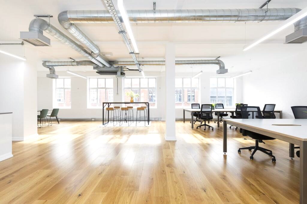 A large office suite with wooden flooring, exposed ductwork and great natural light at Sub800 - 33 Great Sutton Street, London EC1V 0DX