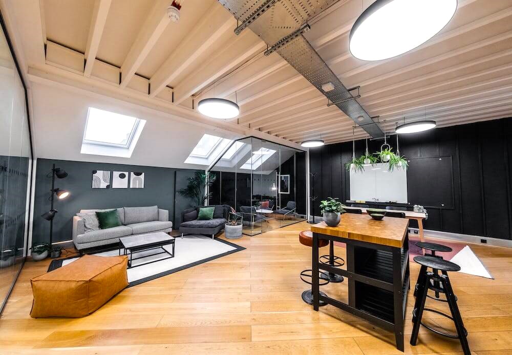 Large open plan office suite with great natural light at Sub800 - Rivington Studios, 1 Bath Place, Rivington Street, Shoreditch EC21 3DT